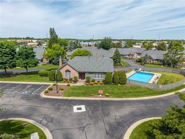 1055 North Jefferson Street B, Medina, OH 44256