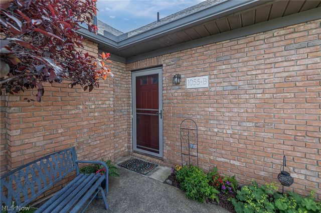 1055 North Jefferson Street B, Medina, OH 44256