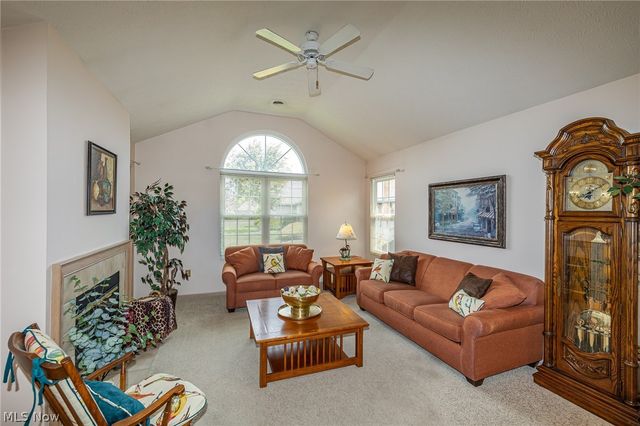 1055 North Jefferson Street B, Medina, OH 44256