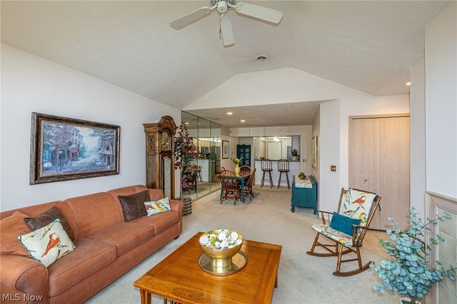 1055 North Jefferson Street B, Medina, OH 44256