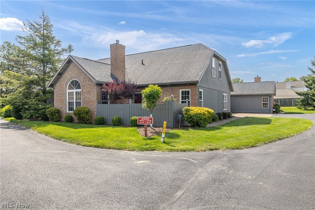 1055 North Jefferson Street B, Medina, OH 44256