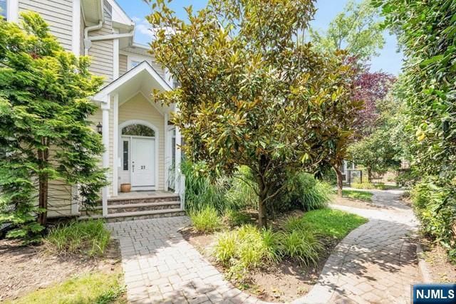 25 E Linden Avenue, Englewood, NJ 07631