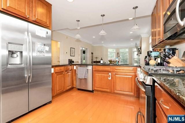 25 E Linden Avenue, Englewood, NJ 07631