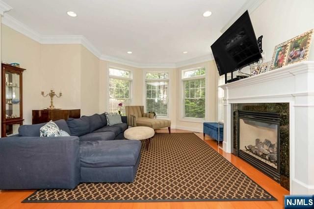 25 E Linden Avenue, Englewood, NJ 07631