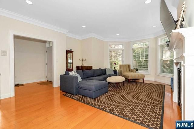 25 E Linden Avenue, Englewood, NJ 07631