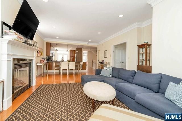 25 E Linden Avenue, Englewood, NJ 07631