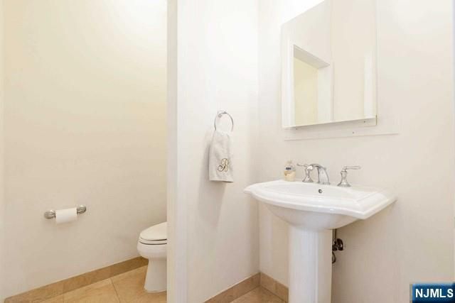 25 E Linden Avenue, Englewood, NJ 07631