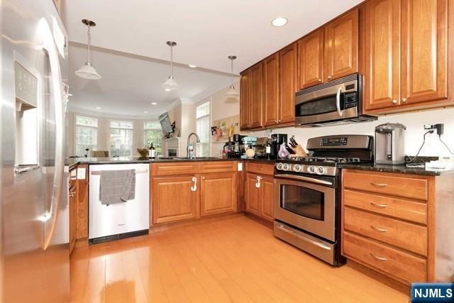 25 E Linden Avenue, Englewood, NJ 07631