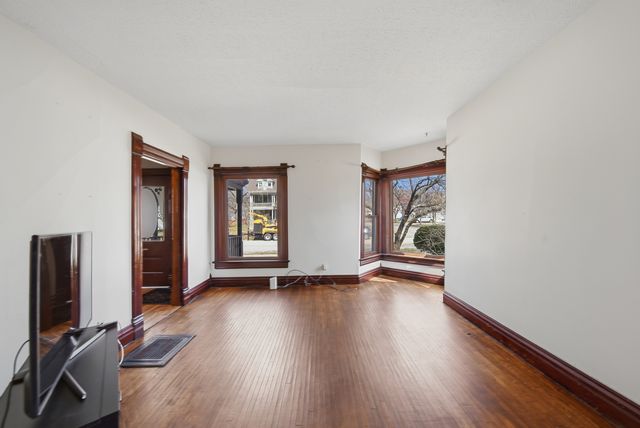 304 W Chamberlin Street, Dixon, IL 61021