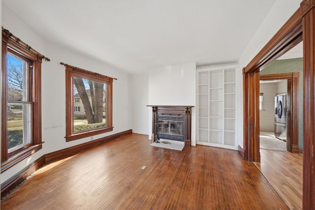 304 W Chamberlin Street, Dixon, IL 61021