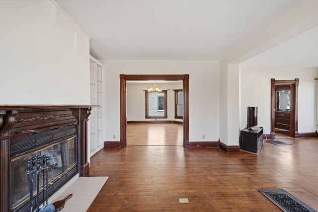 304 W Chamberlin Street, Dixon, IL 61021