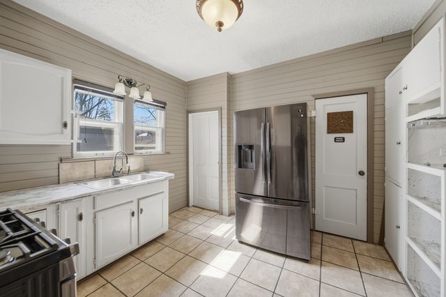 304 W Chamberlin Street, Dixon, IL 61021