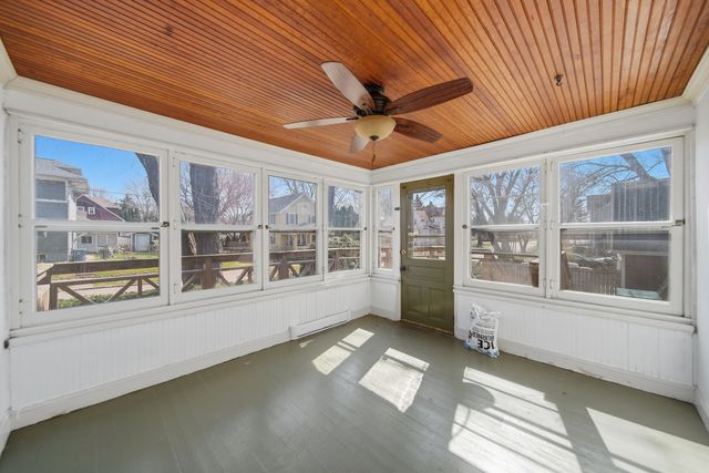 304 W Chamberlin Street, Dixon, IL 61021