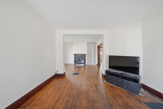 304 W Chamberlin Street, Dixon, IL 61021