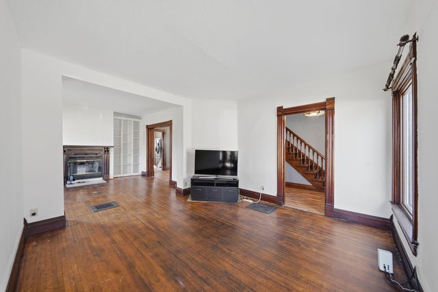 304 W Chamberlin Street, Dixon, IL 61021