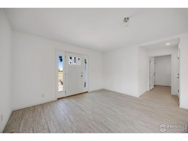 542 Sunset Cliffs Dr, Loveland, CO 80537