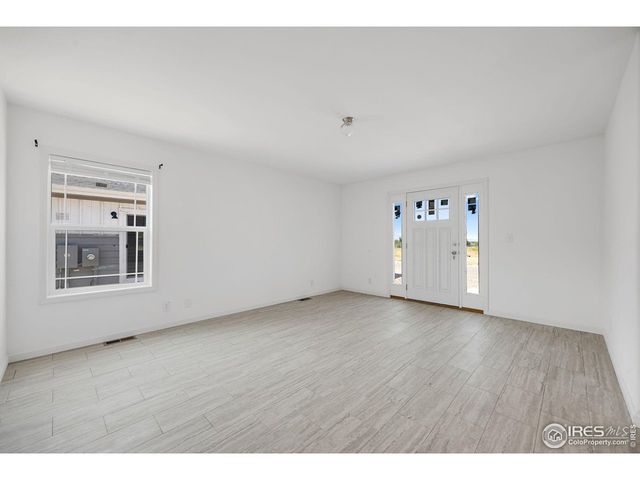 542 Sunset Cliffs Dr, Loveland, CO 80537