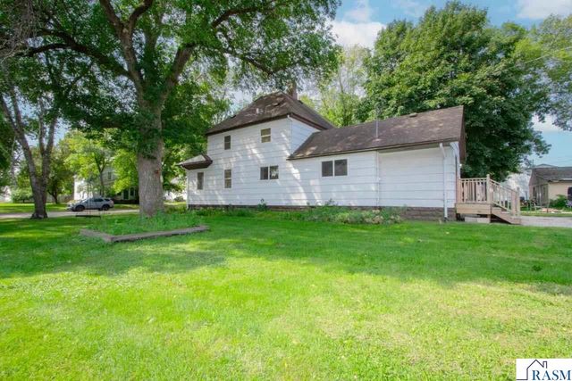 824 4th Street, Nicollet, MN 56074