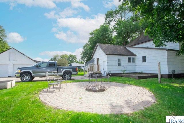 824 4th Street, Nicollet, MN 56074