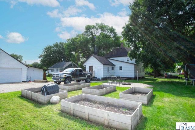 824 4th Street, Nicollet, MN 56074