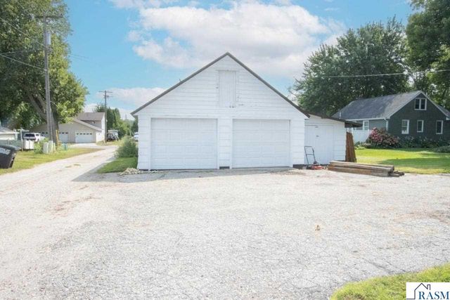 824 4th Street, Nicollet, MN 56074