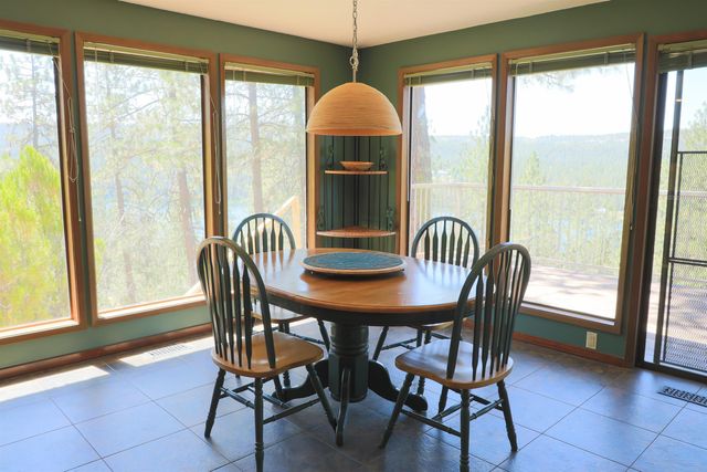 16905 N Mockingbird Ct, Nine Mile Falls, WA 99026