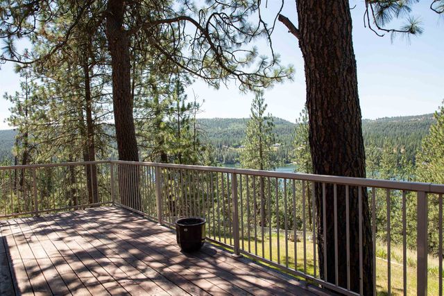 16905 N Mockingbird Ct, Nine Mile Falls, WA 99026