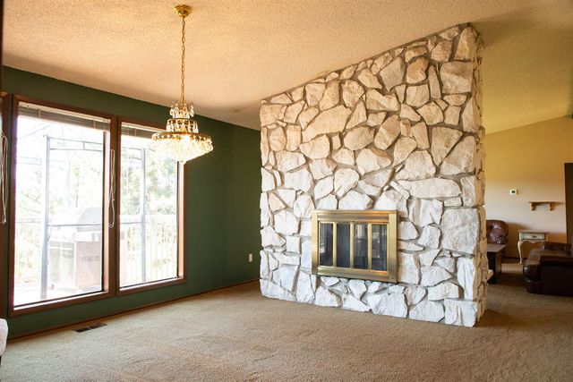 16905 N Mockingbird Ct, Nine Mile Falls, WA 99026