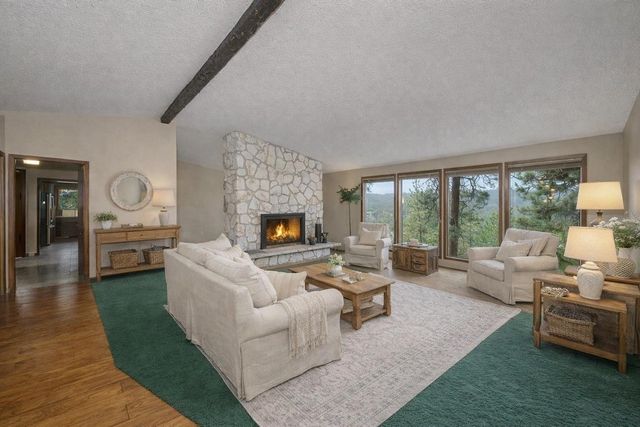 16905 N Mockingbird Ct, Nine Mile Falls, WA 99026