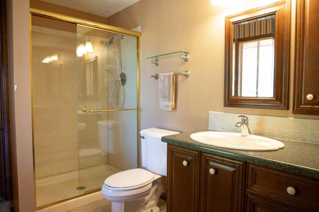 16905 N Mockingbird Ct, Nine Mile Falls, WA 99026
