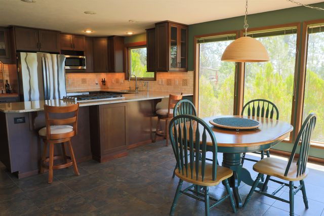 16905 N Mockingbird Ct, Nine Mile Falls, WA 99026