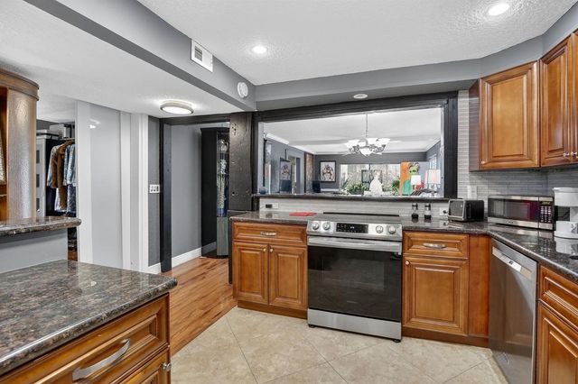 3050 NE 16th Avenue 207, Oakland Park, FL 33334