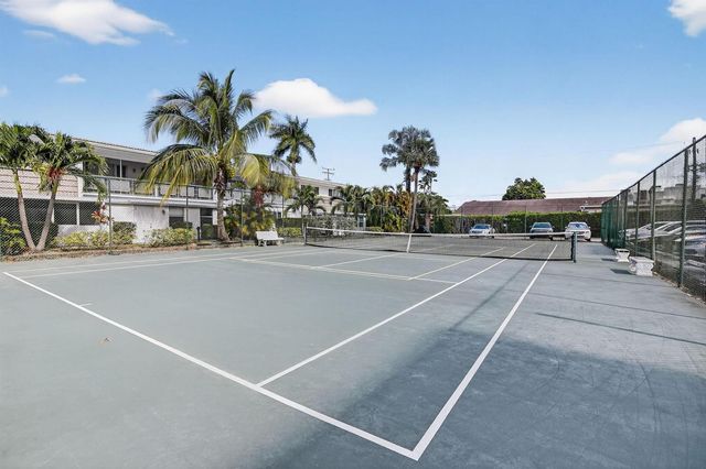 3050 NE 16th Avenue 207, Oakland Park, FL 33334
