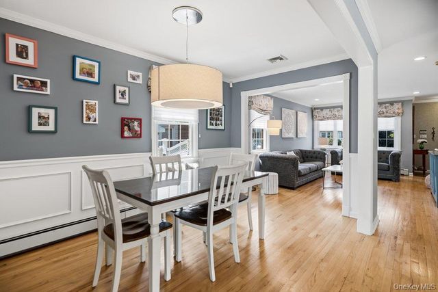 296 Euston Road S, Garden City, NY 11530