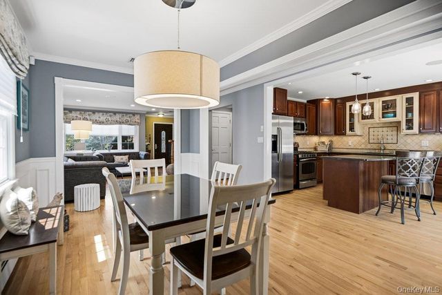 296 Euston Road S, Garden City, NY 11530