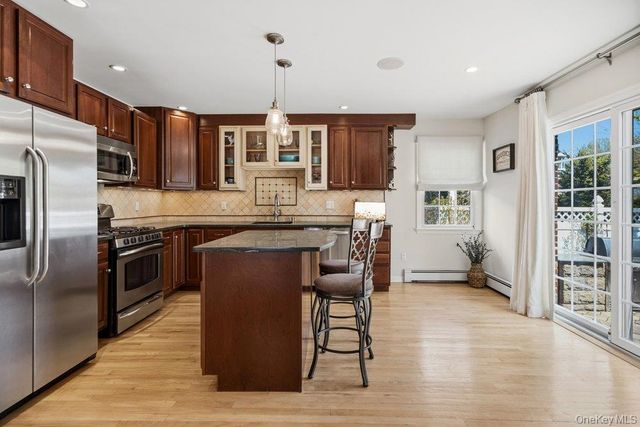 296 Euston Road S, Garden City, NY 11530