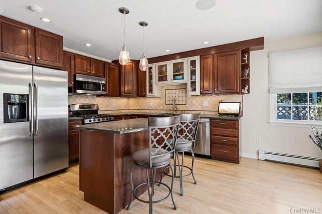 296 Euston Road S, Garden City, NY 11530