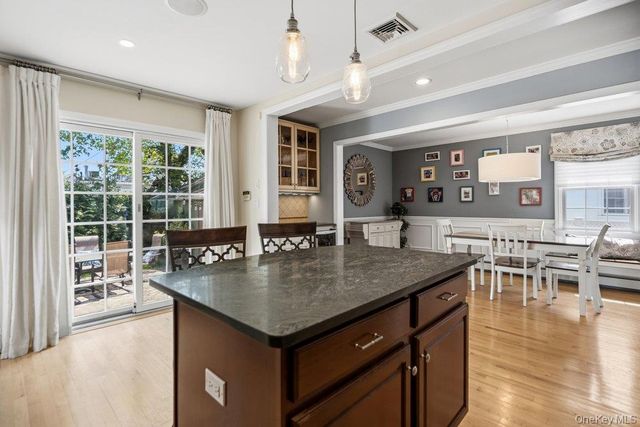 296 Euston Road S, Garden City, NY 11530