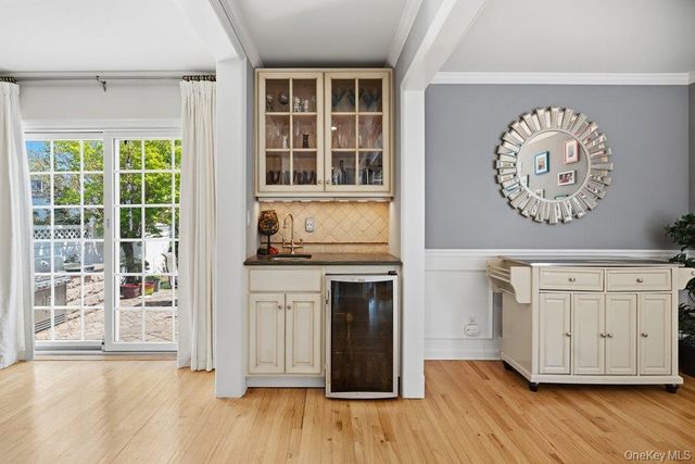 296 Euston Road S, Garden City, NY 11530