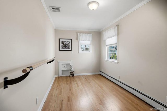 296 Euston Road S, Garden City, NY 11530