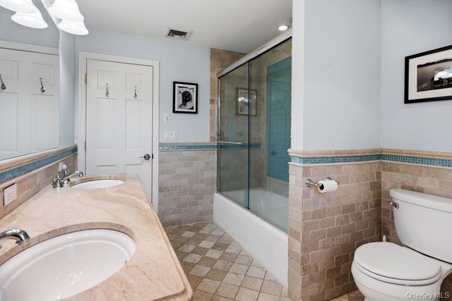 296 Euston Road S, Garden City, NY 11530