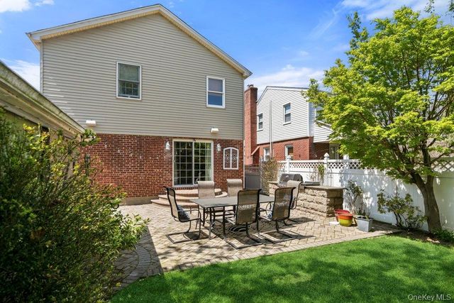 296 Euston Road S, Garden City, NY 11530