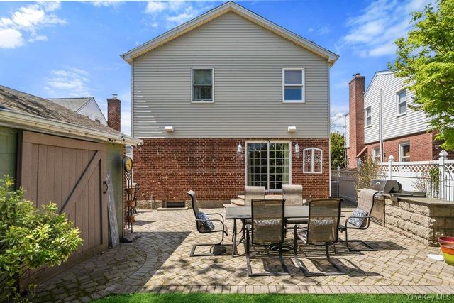 296 Euston Road S, Garden City, NY 11530