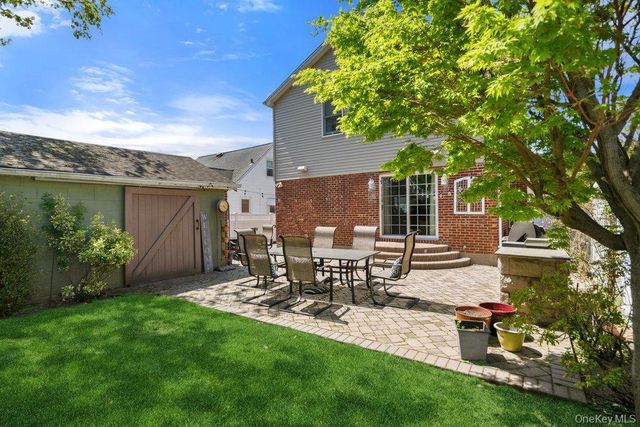 296 Euston Road S, Garden City, NY 11530