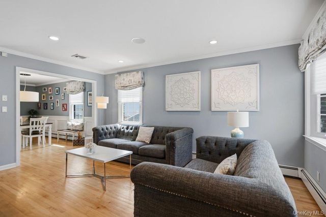 296 Euston Road S, Garden City, NY 11530