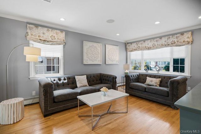 296 Euston Road S, Garden City, NY 11530