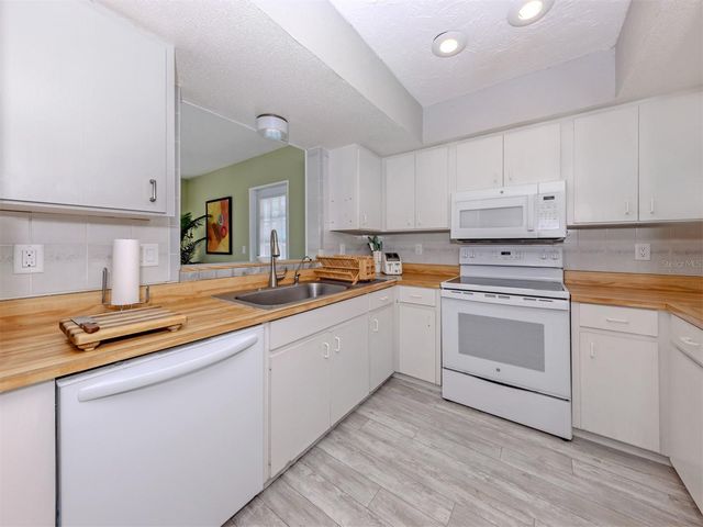 1191 SOUTHLAND ROAD, Venice, FL 34293