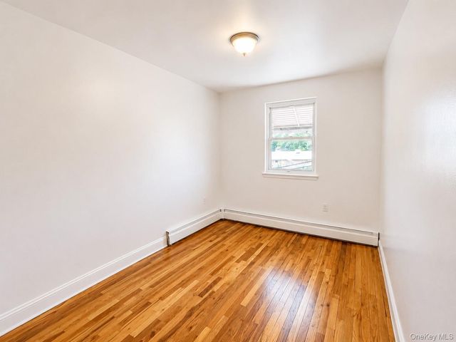 533 Soundview Avenue 3rd Floor, Bronx, NY 10473