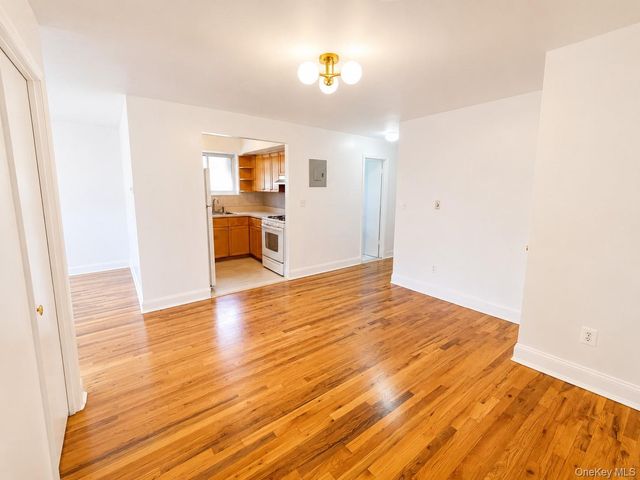 533 Soundview Avenue 3rd Floor, Bronx, NY 10473