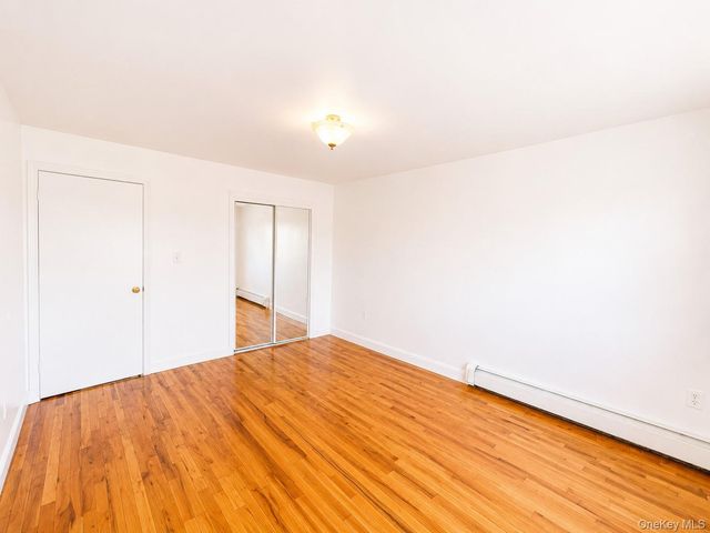533 Soundview Avenue 3rd Floor, Bronx, NY 10473